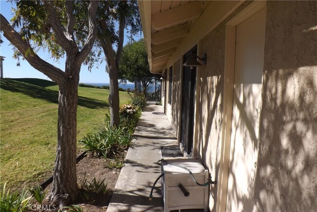 130 Avenida Adobe in San Clemente, CA - Building Photo - Building Photo