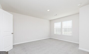 3983 Hidden River Ln in Oakwood, GA - Building Photo - Building Photo