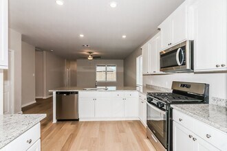 413 San Miguel Crk Dr in Katy, TX - Foto de edificio - Building Photo