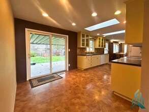 1720 NW Arthur Cir in Corvallis, OR - Building Photo - Building Photo