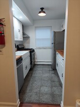 55 Gill Ln, Unit 5 in Woodbridge Township, NJ - Foto de edificio - Building Photo