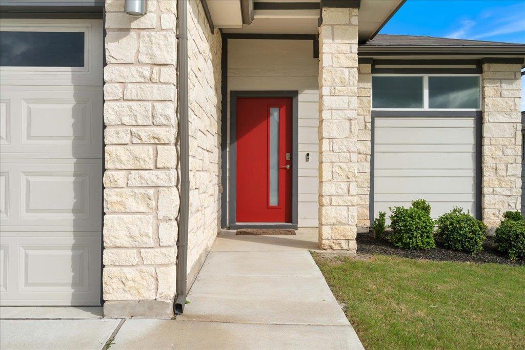 7410 Sagira Path in Austin, TX - Foto de edificio