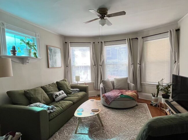 52 Coolidge Rd, Unit 1 in Boston, MA - Building Photo - Building Photo