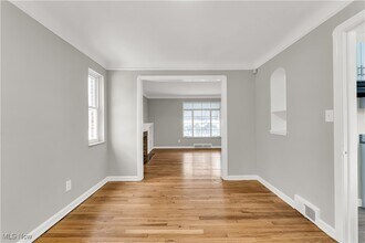 17416 Throckley Ave in Cleveland, OH - Building Photo - Building Photo