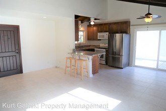 207 Oswego Ave in Huntington Beach, CA - Building Photo - Building Photo