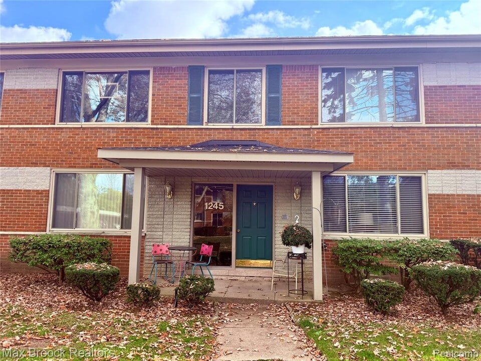 1245 Derby Rd in Birmingham, MI - Building Photo