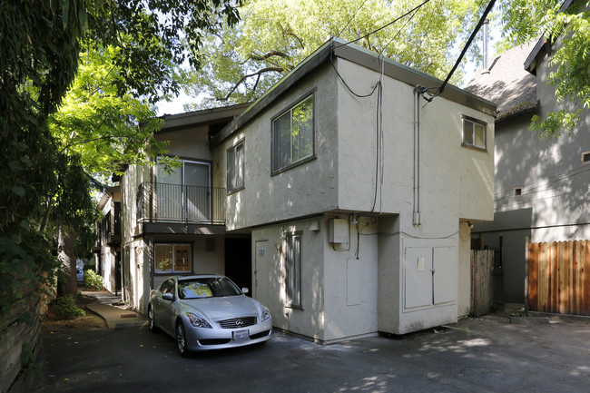 2421 E St in Sacramento, CA - Building Photo - Building Photo