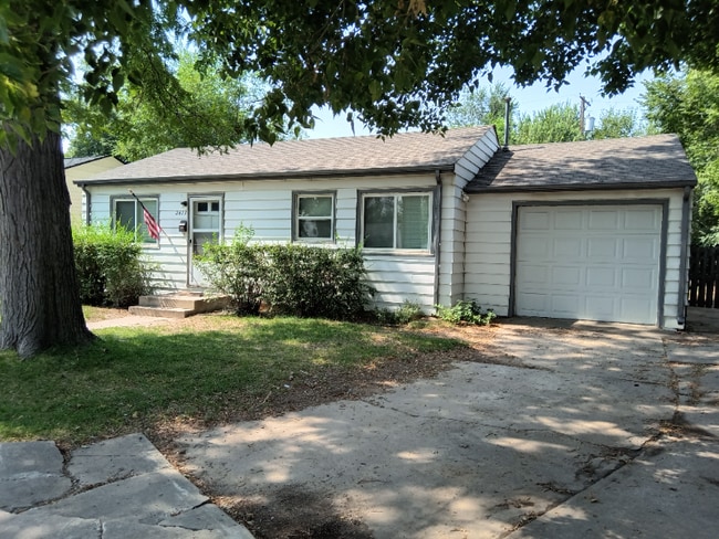 2417 12th Ave Ct in Greeley, CO - Building Photo - Building Photo