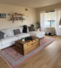 1708 S Lee St in Lakewood, CO - Foto de edificio - Building Photo