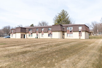 100 S 8th St in Carlisle, IA - Building Photo - Building Photo