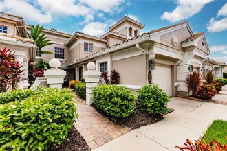 3910 Deer Crossing Ct in Naples, FL - Foto de edificio - Building Photo