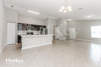 1809 SW Cycle St in Port St. Lucie, FL - Building Photo - Building Photo