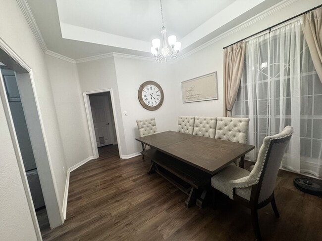 802 John Thomas Dr in Keene, TX - Building Photo - Building Photo