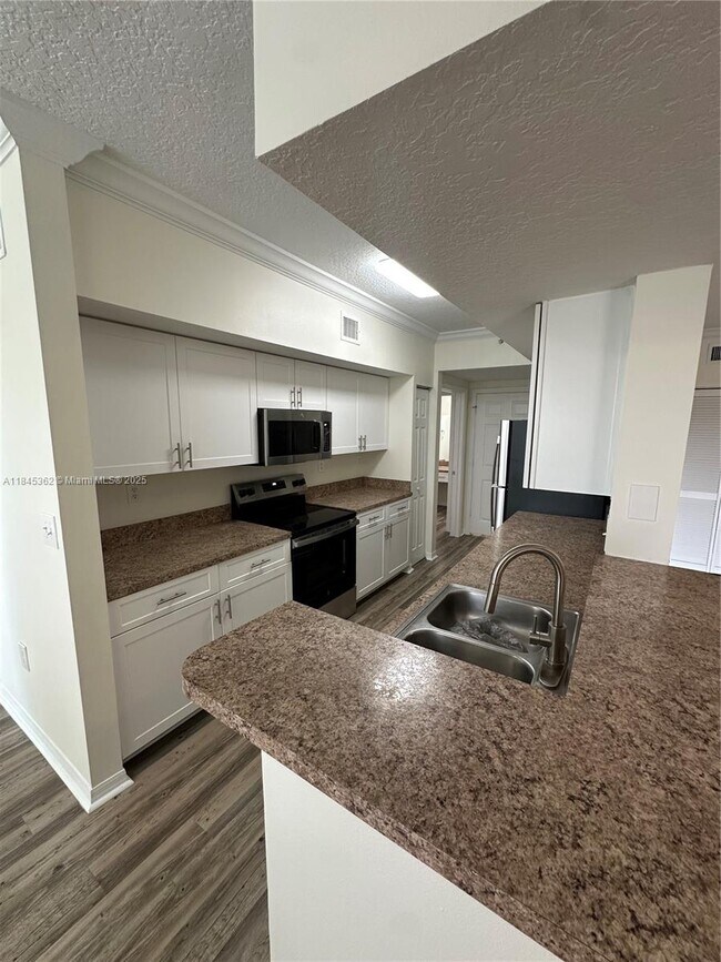 11730 SW 2nd St in Pembroke Pines, FL - Building Photo - Building Photo