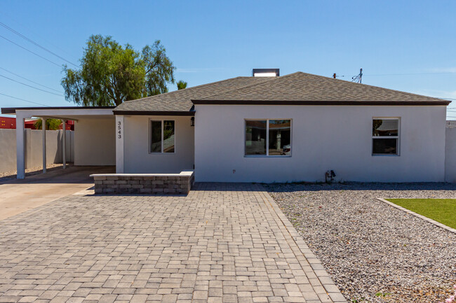 3543 E Pierce St in Phoenix, AZ - Foto de edificio - Building Photo