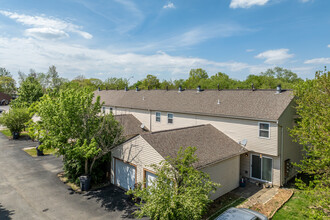 254-264 Eastwind Ct in Westerville, OH - Foto de edificio - Building Photo