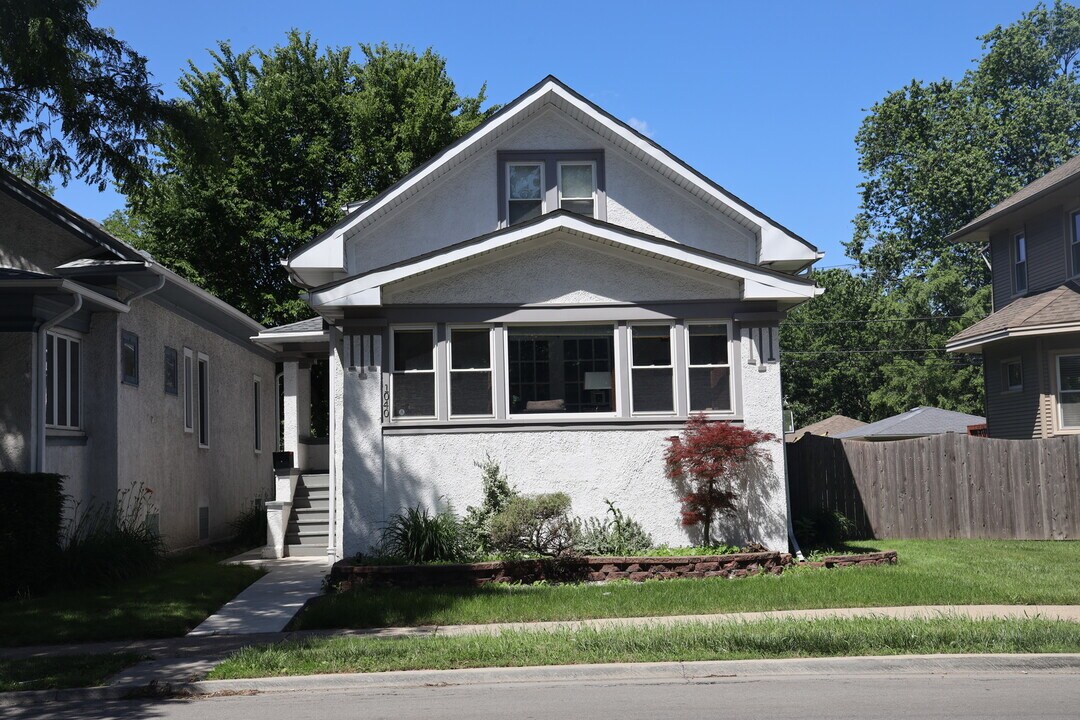 1040 N Austin Blvd in Oak Park, IL - Foto de edificio