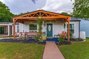 809 S Lamar St in Weatherford, TX - Building Photo