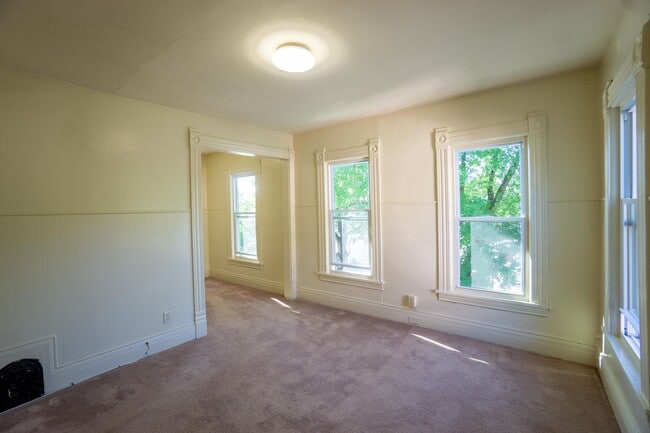 129 Dell St in Syracuse, NY - Building Photo - Building Photo