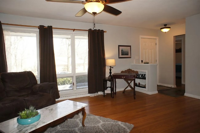 2515 Mandrake Dr in Rockford, IL - Foto de edificio - Building Photo