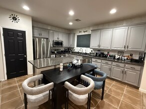 6717 W Correen Hills Ct in Las Vegas, NV - Building Photo - Building Photo