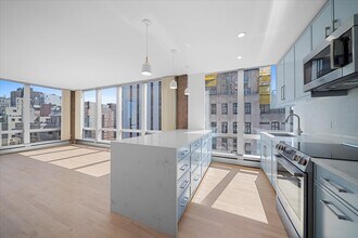 1300 N Astor St in Chicago, IL - Building Photo - Building Photo