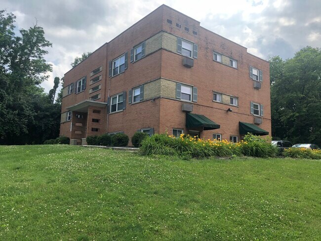 4505 Forest Trl in Cincinnati, OH - Foto de edificio - Building Photo