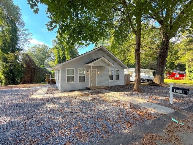 property at 1011 S Weldon St
