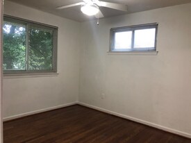 0xx Commonwealth Blvd in Fairfax, VA - Building Photo