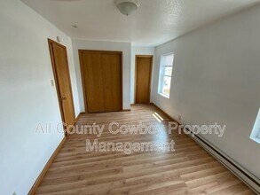 1557 W Jefferson St in Laramie, WY - Building Photo - Building Photo