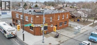 1683 College Ave in Windsor, ON - Building Photo