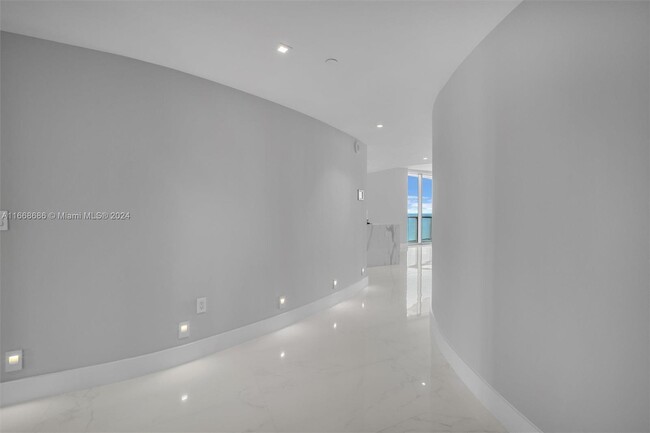 17001 Collins Ave, Unit 1508 in Sunny Isles Beach, FL - Building Photo - Building Photo