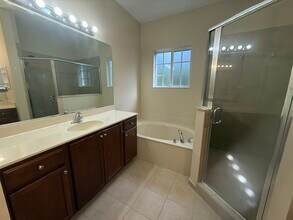 3236 NW 31st Terrace in Lauderdale Lakes, FL - Building Photo - Building Photo