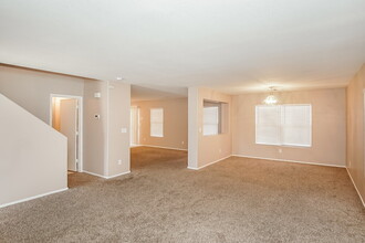 773 Thorton Beach St in Henderson, NV - Building Photo - Building Photo