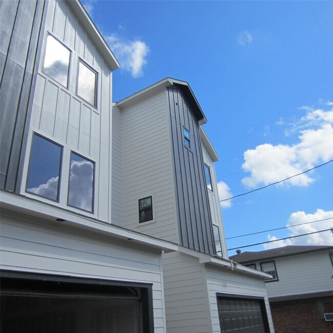 2419 Rosewood St in Houston, TX - Building Photo - Building Photo