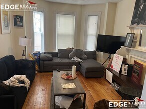 23 Cottage Ave, Unit 1 in Somerville, MA - Building Photo - Building Photo