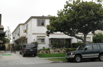 308 S Doheny Dr in Beverly Hills, CA - Building Photo - Building Photo