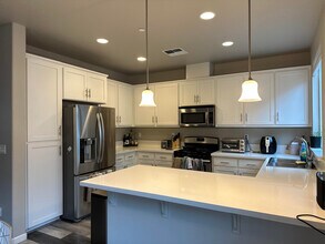 2460 Ben Ali Way in Sacramento, CA - Building Photo - Building Photo