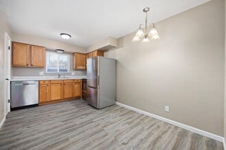 Forest Hill Apartments in Peoria, IL - Building Photo - Building Photo