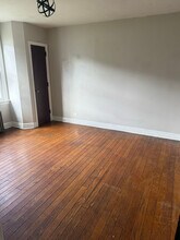 324 Chandler Ave, Unit 2 in Johnstown, PA - Foto de edificio - Building Photo