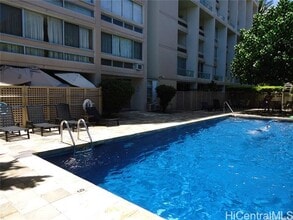 555 University Ave in Honolulu, HI - Building Photo - Building Photo