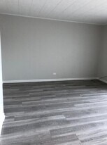 200 S Lincoln in Carpentersville, IL - Building Photo