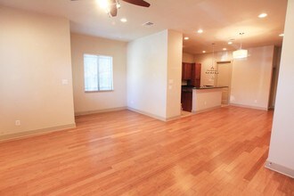 1803 E 18th St in Austin, TX - Foto de edificio - Building Photo