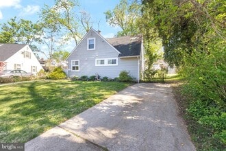 5734 Crawford Dr in Rockville, MD - Building Photo - Building Photo