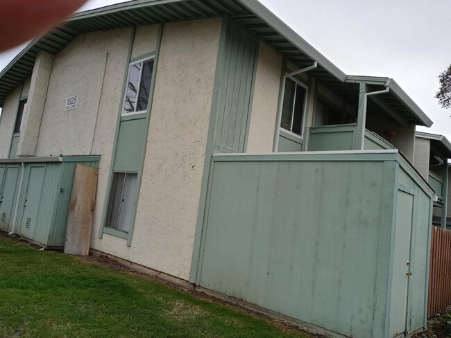 property at 1625 Park Ln