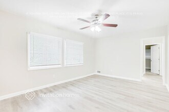 2716 Lancaster Dr in East Point, GA - Foto de edificio - Building Photo