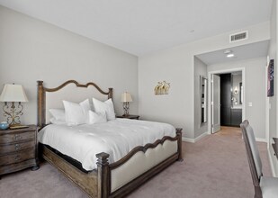 4242 Broadway in San Antonio, TX - Building Photo - Building Photo