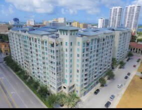480 Hibiscus St in West Palm Beach, FL - Foto de edificio - Building Photo