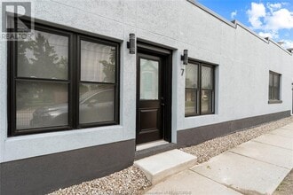 127 Talbot St N in Essex, ON - Building Photo - Building Photo