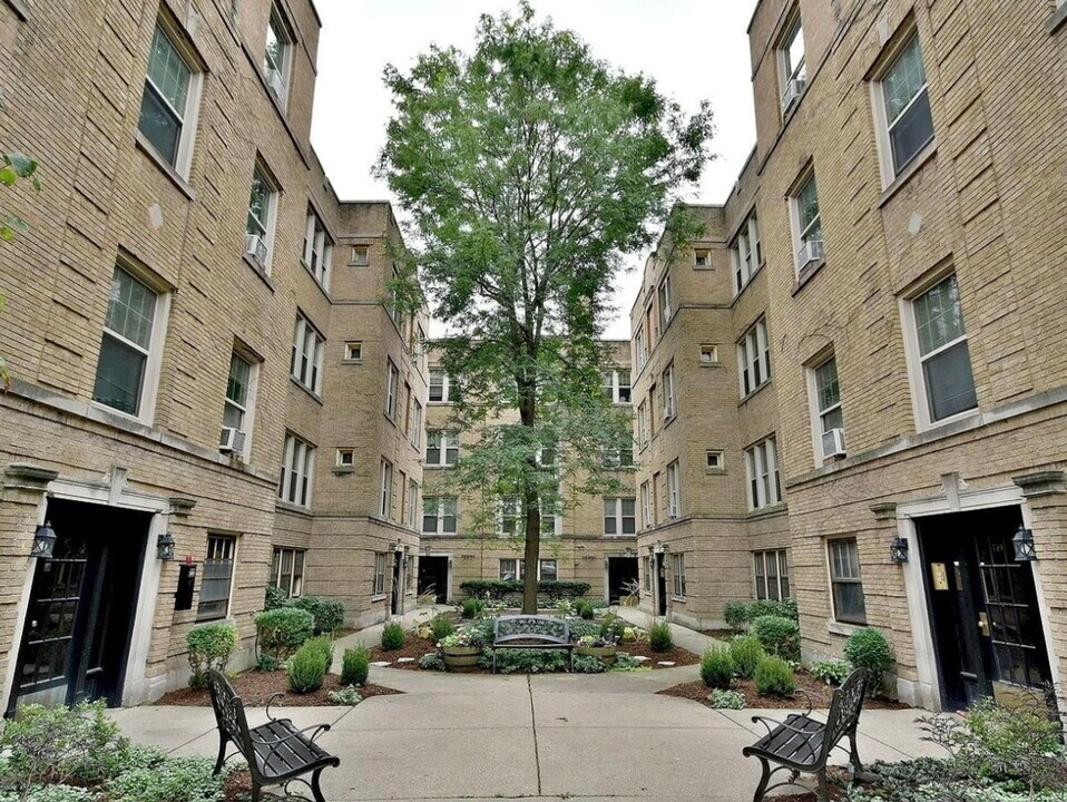 217 A Washington Blvd in Oak Park, IL - Building Photo